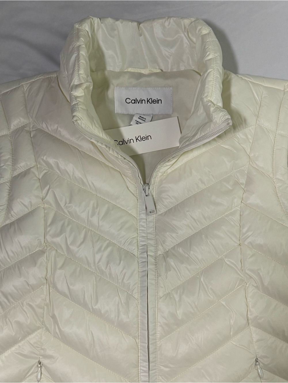 Calvin Klein Women’s White Quilted Chevron Puffer Jacket